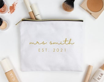 Personalized Mrs. Makeup Bag, Custom Makeup Purse, Custom Bride Makeup Bag, Personalized Bridal Makeup Purse, Custom Bridesmaid Bag Gifts