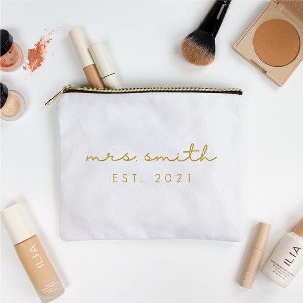 Personalized Mrs. Makeup Bag, Custom Makeup Purse, Custom Bride Makeup Bag, Personalized Bridal Makeup Purse, Custom Bridesmaid Bag Gifts