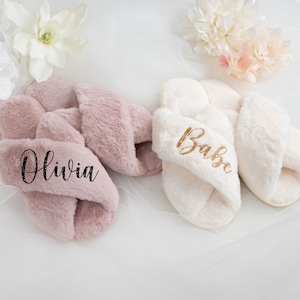 Custom Bride to be Slippers, Bridal Wedding Slippers, Custom Mrs Fluffy Slippers with Pearls Letters, Bridal Slippers, Custom Cross Slippers