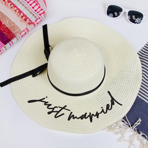 Bride Floppy Hat, Bride Hat, Honeymoon Floppy Hat, Bride Beach Hat, Personalized Bride Sun Hat, Gift Idea for Bride to be, Bride Gift