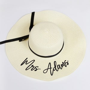 Customized Floppy Beach Hats, Bride to be Gift, Custom Beach Hat, Personalized Beach Hat, Mrs Beach Floppy Hat, Custom Bridesmaid Hat Gift