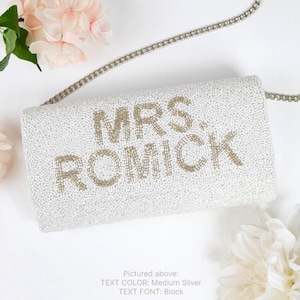 Regalo para la novia, bolso de mano plateado personalizado con el apellido de la Sra., bolso de mano nupcial con cuentas, bolso de mano personalizado con cuentas, bolsos de mano para despedida de soltera - FOG