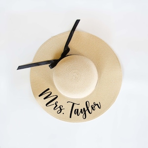 Custom Mrs. Last Name Floppy Hats, Bride Sun Hat, Bachelorette Trip Floppy Hat, Bride to be Beach Hat, Bridal Shower Gifts, Bride to be Gift