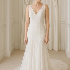 Modest Wedding Dress, Custom Bridal Gowns, Elegant Wedding Gown, Fitted Wedding Dress, Custom Wedding Dress, Made to Order Lace Bridal Gowns