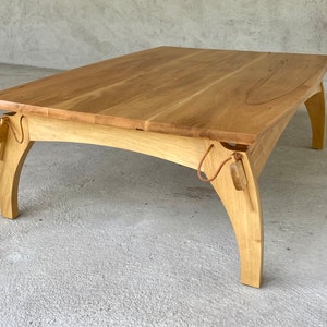 Quilpo Rectangular Coffee Table image 1
