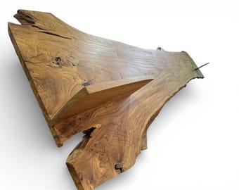 Cabecero tamaño Queen con borde vivo en olmo