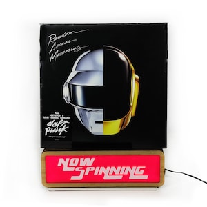 Custom LED Vinyl Record Stand: Illuminated Turntable Display