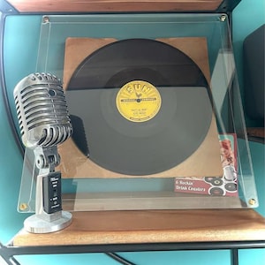 Plexiglass Record Display Frame: 7&quot;, 10&quot;, 12&quot; Vinyl Album Holder