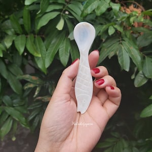 Custom engraved Mother of Pearl Caviar Spoon with Fish Shaped, Caviar Spoon , Custom spoon, Handcraving mother of pearl spoon, Shell Utensil