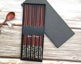 Juego de 5 pares de palillos con caja, regalo de palillos personalizado con grabado, caja con palillos, regalo de boda, recuerdo de boda, palillos japoneses