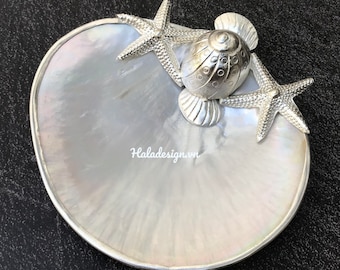 Masa perłowa okrągły talerz kawiorowy z ozdobą z muszli morskiej ze srebra, zestaw kawiorowy, mydelniczka, cukierniczka, wystrój domu w stylu rokoko, kolekcjonerskie naczynie