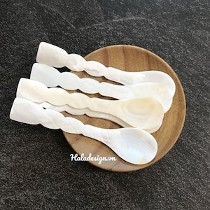 Custom engraved Mother of Pearl Caviar Spoon (L= 12.5 cm),Handcarved Caviar Spoon , Custom spoon, Personalised Caviar Spoon , Egg Spoon