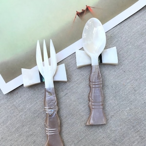 Custom engraved Mother of Pearl Caviar Spoon With Hand Craving Hanlde (L= 10 cm),  Caviar Spoon ,Personalised Caviar Spoon , Egg Spoon