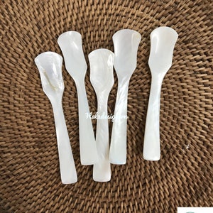Mother of Pearl Caviar Scoop , Size 10.5 cm, Shell Spoon, Caviar Spoon, Seashell spoon , Caviar Scoop , Shell Scoop , Jam Spoon, Caviar set