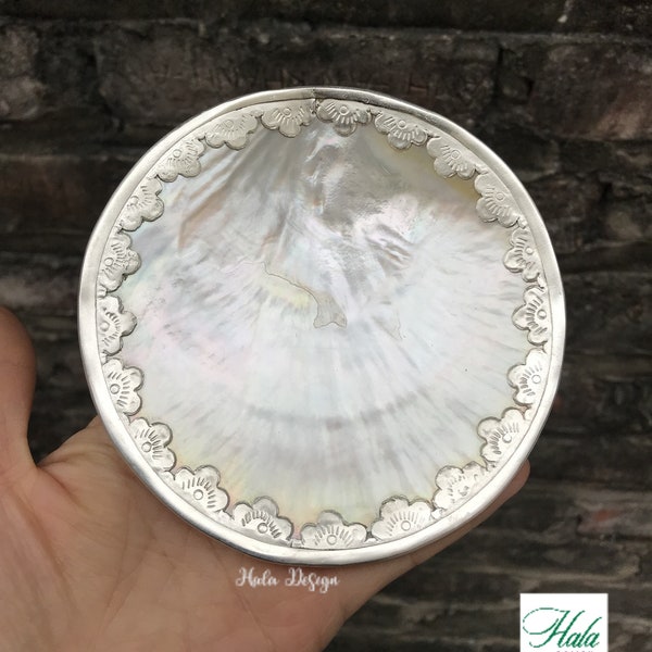 Mother of Pearl Round Plate With Silver Trim, Caviar set, Soap Dish , Candy Dish, Gold Lip Oyster, Home decor, Collectible Dish