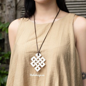 Buffalo Horn Tibetan Buddhist Endless Knot Horn Pendant-Handcraving Mystic Knot Buffalo Horn Necklace - Eternal Knot -  Celtic Knot