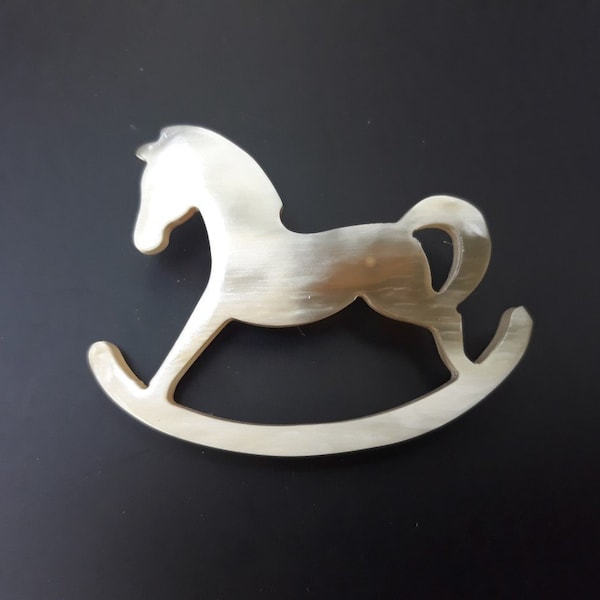 Broche de cheval à bascule à corne de buffle, bijoux de cheval, boutonnière à revers, broche en corne de buffle