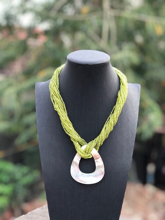 Collier vintage à 4 rangs - France