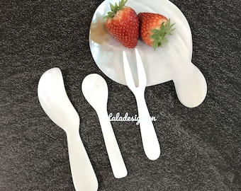 Juego de 4 piezas de caviar personalizado, plato de nácar blanco, cuchara, esparcidor, juego de caviar de tenedor, juego de caviar, plato coleccionable