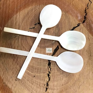 Mother of Pearl Caviar Spoon, Caviar Spoon , Size 10 cm, Shell Spoon, Caviar Spoon, Seashell spoon, Custom engraving Spoon, Personalised