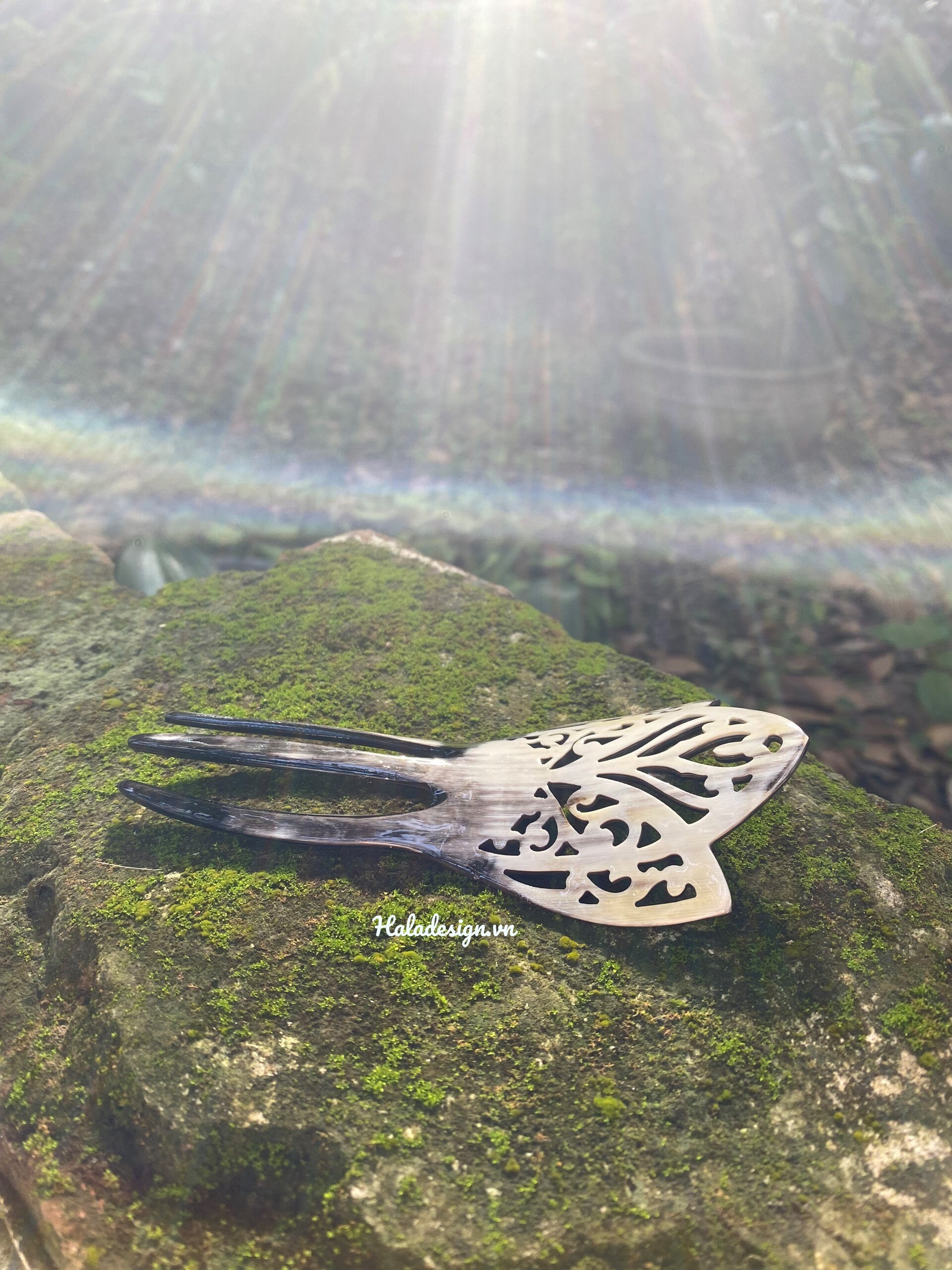 Hair Comb Art Deco Celluloid Butterfly Shape Large Mantilla Antique Victorian 1800s/1900s Blue Rhinestone Mantilla Style  main image 3