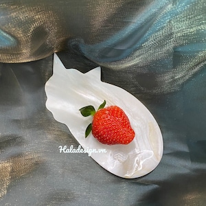 Mother of Pearl Dish in Cat Shape,  Caviar dish, Shell dish, Collectible Dish , Trinket Dish, Gift for cat Lover. Housewarming gift