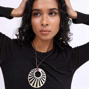 Natural White Horn Pendant , Buffalo Horn Necklace , Horn Necklace , Buffalo Horn Jewelry , Corne de Buffle , Boho Pendant