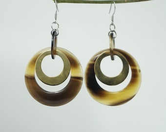 Remix Buffalo horn and Brass Earings With silver plated Hooks- Buffalo Horn Earrings-Boucle d'oreille en corne de buffle-Ohrringe aus Horn
