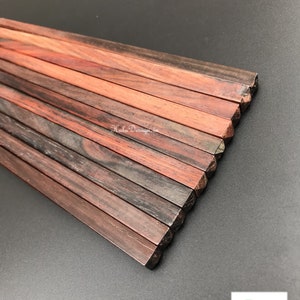 Palillo de palisandro japonés personalizado, palillo de palisandro, palillos japoneses, palillos de grabado, favores de boda, regalo menor de 10 años