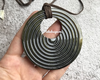 Buffalo Horn Pendant , Buffalo Horn Necklace , Horn Necklace , Buffalo Horn Jewelry , Corne de Buffle , Boho Pendant