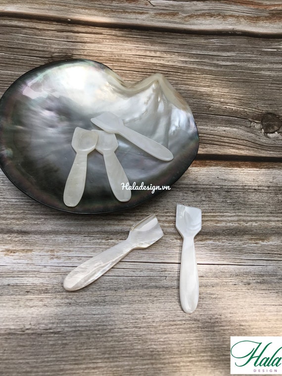 Mother of Pearl Caviar Scoop , Size 7 Cm 2.75 , Caviar Spoon, Seashell Spoon  , Caviar Scoop , Shell Scoop , Tiny Spoon, Tiny Scoop 