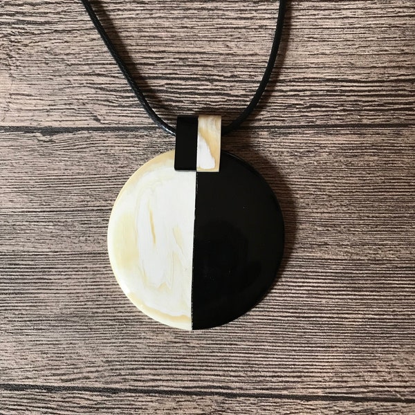 Horn Disc Pendant ,Buffalo Horn Pendant ,Monochrome Pendant, Buffalo Horn Jewelry , Horn Necklace,Disc Pendant,Boho Pendant