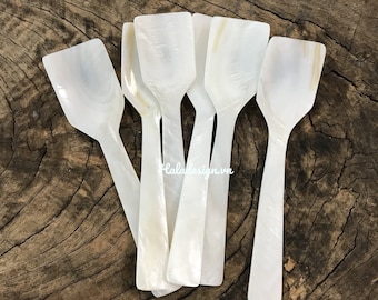 Mother of Pearl Caviar Scoop , Size 13.5 cm, Shell Spoon, Caviar Spoon, Seashell spoon , Caviar Scoop , Shell Scoop , Big caviar Scoop