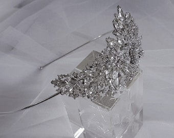 1920er Jahre Inspirierte Seite Tiara Stirnband Exquisitely Precious Side Tiara.Braut Vintage Tiara Stirnband encrusted Diamante Steine auf silbernen Rahmen