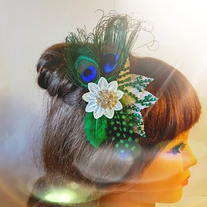 Bridal Peacock Feather hair comb Crystal Blue Green Clip.Romantic feather Fascinator Bridal hairpiece, hair accessory, Peacock feather clip