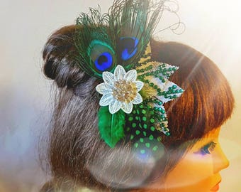 Bridal Peacock Feather hair comb Crystal Blue Green Clip.Romantic feather Fascinator Bridal hairpiece, hair accessory, Peacock feather clip