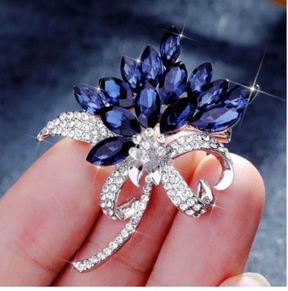 Bauhinia Flower Brooch Pin For Women - Simulated Crystal Floral Brooch | Alloy Scarf Pin, 5cm Diameter - View #5