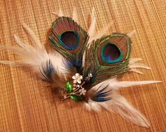 Bridal Peacock Feather hair clip Crystal Pearl  Blue Green Clip feather Fascinator Bridal hairpiece, hair accessory, Peacock feather clip