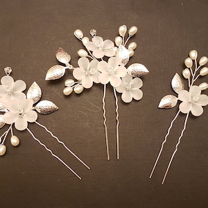 HAIRPINS, Wedding  Flower hair Pins Bridal handmade Hairvine pin Bridal Bridesmaids Gold,Silver,Rosegold pins Single or Set of 3 Bridesmaids
