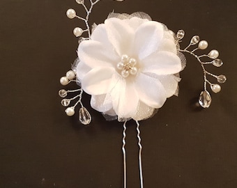 Wedding HAIRPIN  White Ivory Flower and Crystal and pearl  Hairpin. Bridal, Bridesmaids Hair pin Hair Accessory GOLD SILVER vine Hair pin