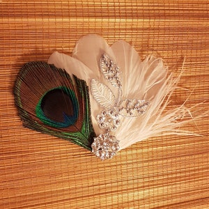 Tocado de novia con plumas de pavo real y adorno de perlas plateadas y cristales, tocado de novia, accesorio para el cabello, tocado de plumas de pavo real Gatsby