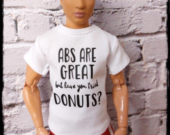 12", koszulka z męską lalką w skali 1/6 - „Abs are great but..” koszulka z grafiką - ręcznie robiona na zamówienie
