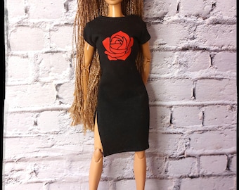 Ropa de moda para muñecas. Hecha a pedido. Vestido deportivo negro hasta la rodilla con estampado de rosas. Conjunto para muñecas de tamaño original de 30 cm.