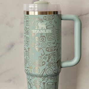 Nurse Life Doodle Laser gravierte benutzerdefinierte Becher 30 oz Nurse Cup