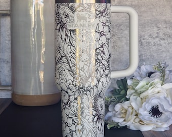 Bicchiere Stanley con incisione laser Wildflower / Tazza floreale personalizzata