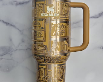 Anpassad graverad 40 oz tumbler, bibliotekets bokhylla heltäckande, present till bokälskare