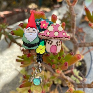 Gnome house badge holder