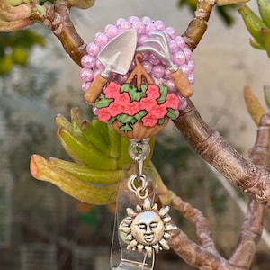 Love gardening badge holder
