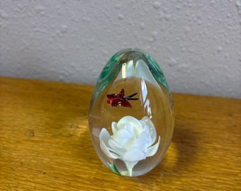 Fermacarte vintage con fiori e farfalle