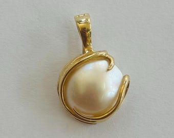 14K Yellow Gold + Pearl Pendant/Charm *VINTAGE*